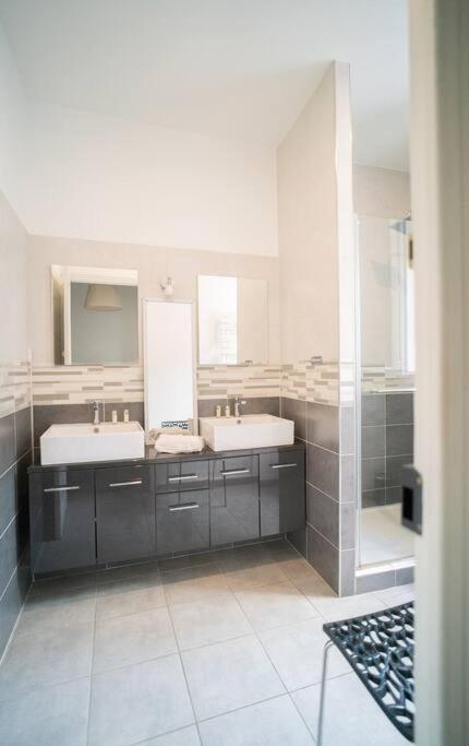 Appartement T4 Vue Mer Proche Gare Et Centre Ville Ajaccio  Ngoại thất bức ảnh