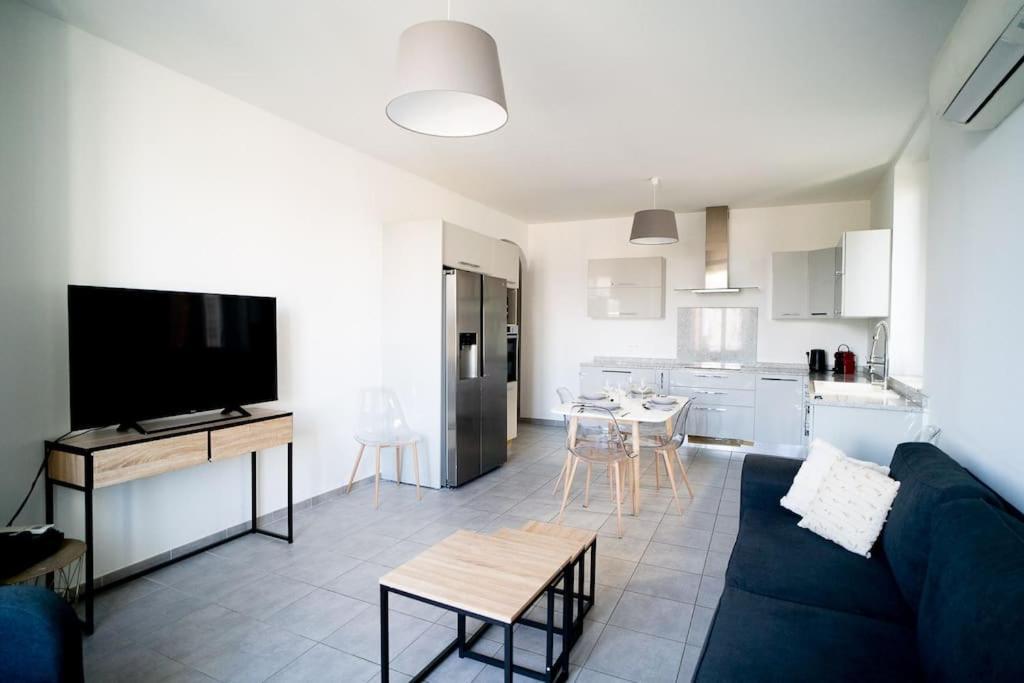 Appartement T4 Vue Mer Proche Gare Et Centre Ville Ajaccio  Ngoại thất bức ảnh